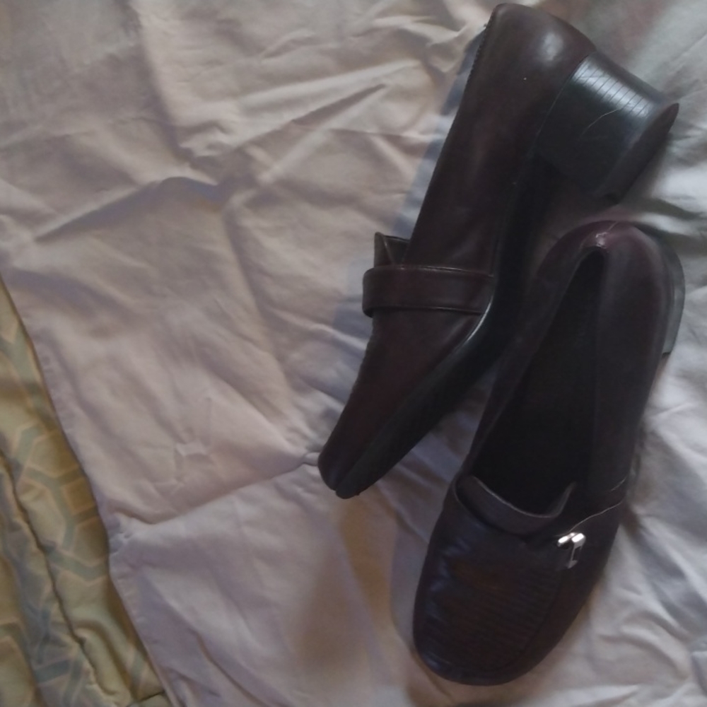 Aerosoles leather shoes